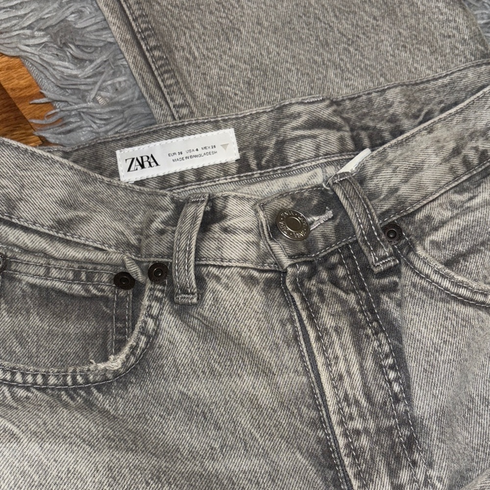 Zara Gray Denim Jeans - Picture 2 of 4